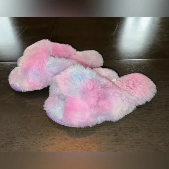 Fluffy Criss Cross Slippers Size 13-1 - Picture 3 of 6